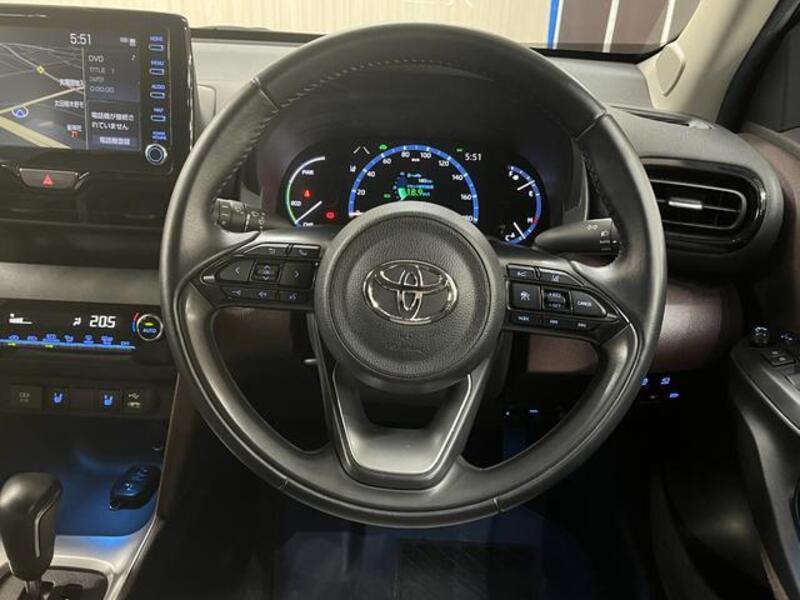 YARIS CROSS