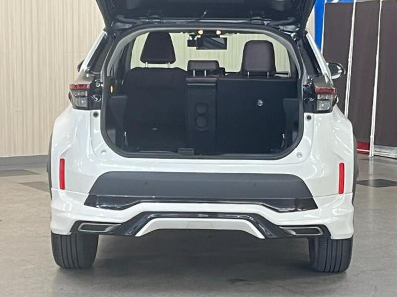YARIS CROSS