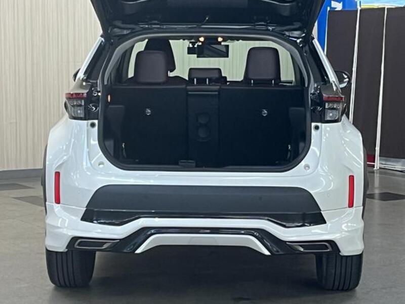 YARIS CROSS