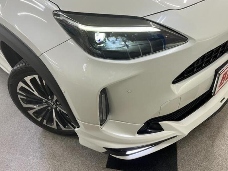 YARIS CROSS