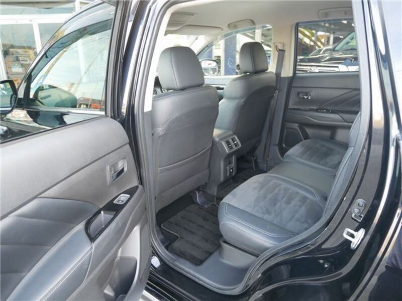 OUTLANDER PHEV