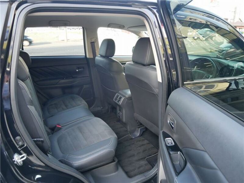 OUTLANDER PHEV