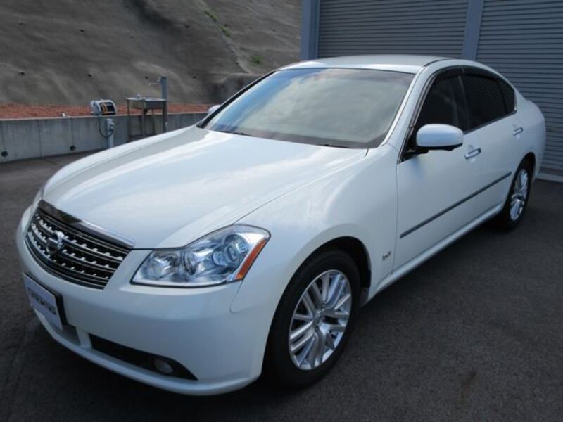 NISSAN FUGA