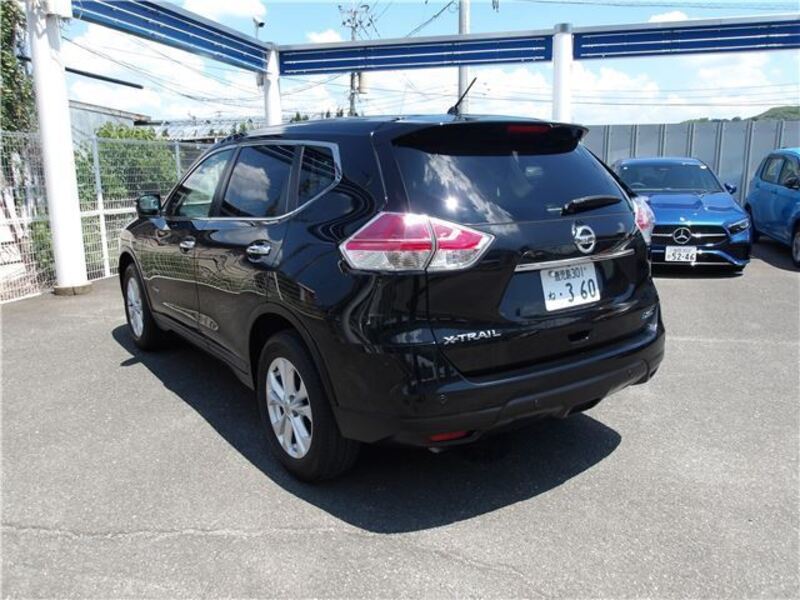 X-TRAIL