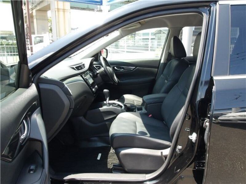 X-TRAIL