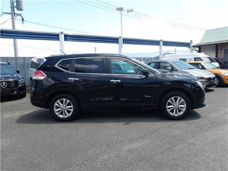 X-TRAIL