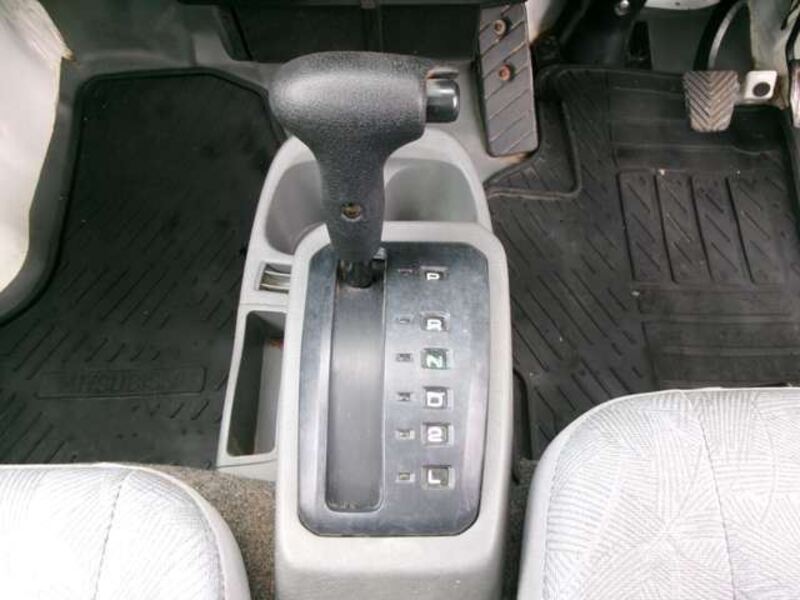 MINICAB TRUCK