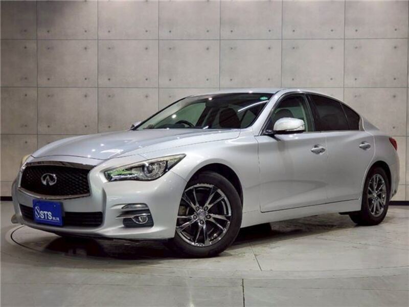 NISSAN SKYLINE