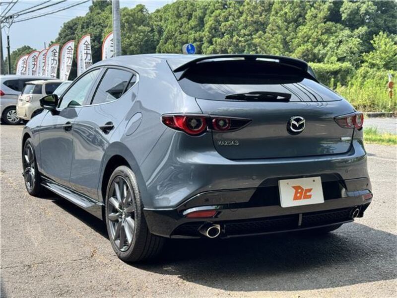 MAZDA3