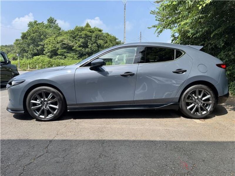MAZDA3