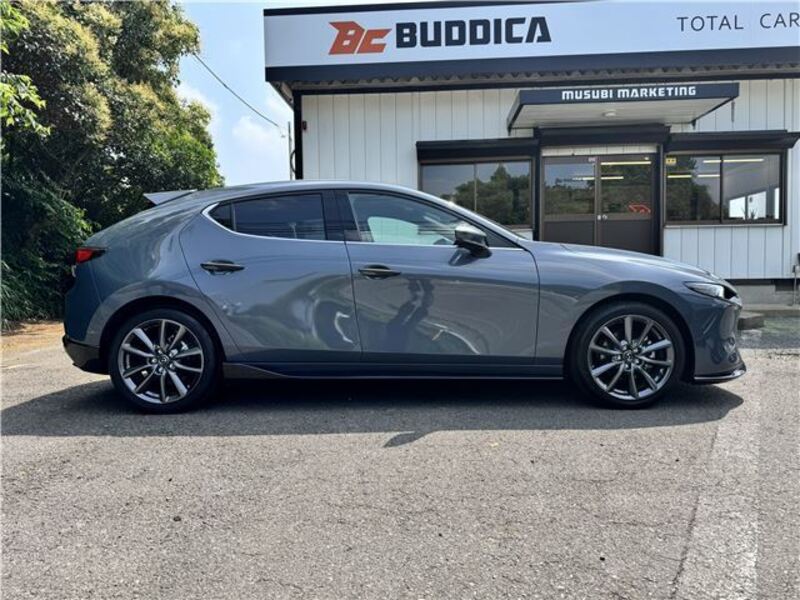 MAZDA3