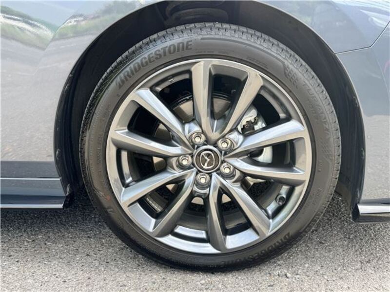 MAZDA3