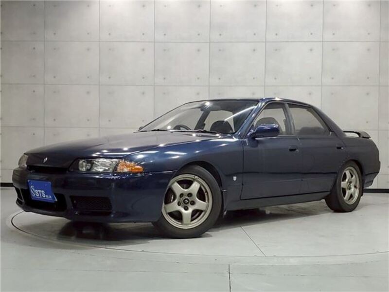 NISSAN SKYLINE