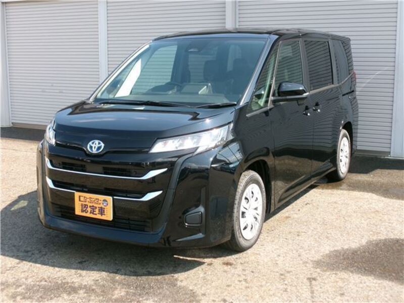 TOYOTA NOAH