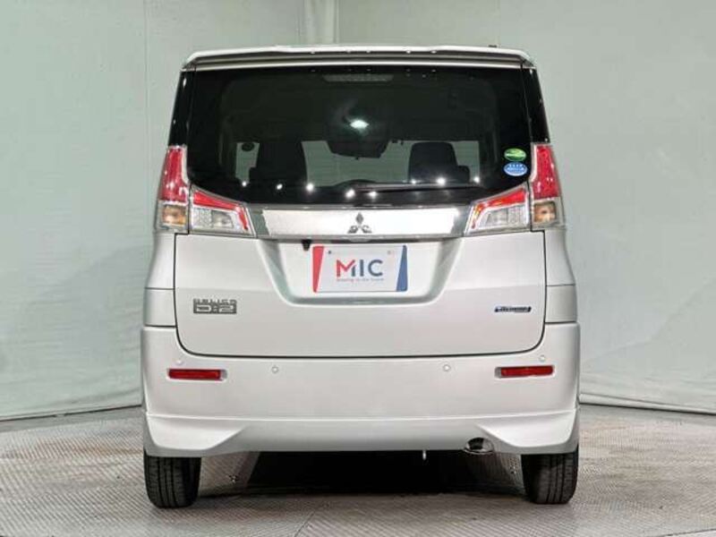 DELICA D2