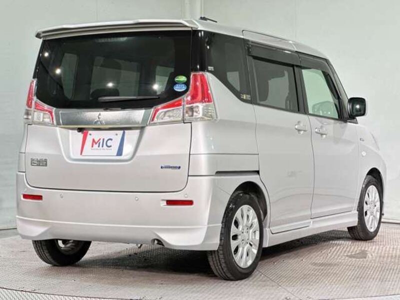DELICA D2
