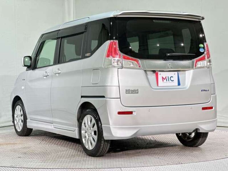 DELICA D2