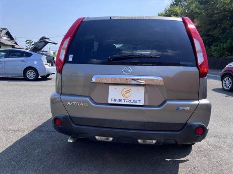 X-TRAIL