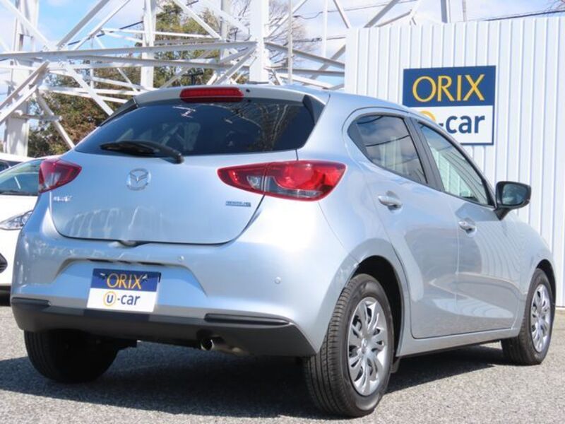 MAZDA2