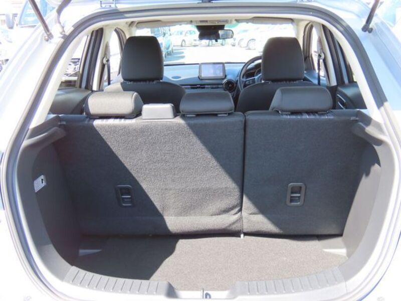 MAZDA2