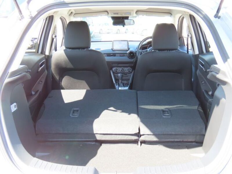 MAZDA2