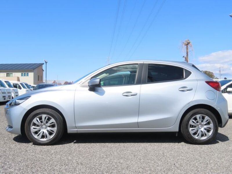 MAZDA2