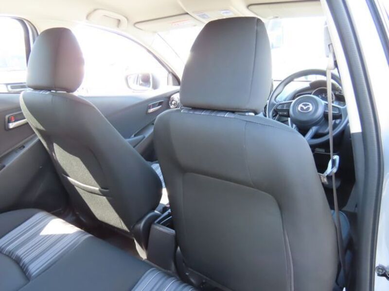 MAZDA2