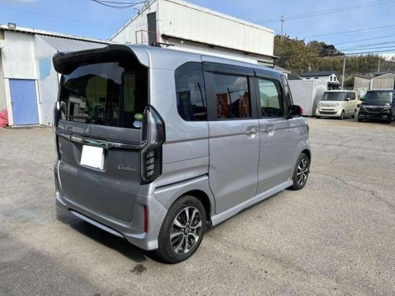 N BOX CUSTOM