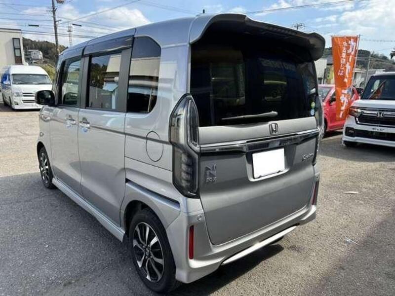 N BOX CUSTOM
