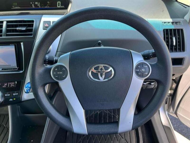 PRIUS ALPHA