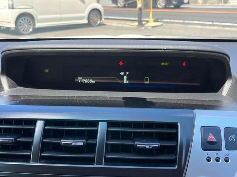 PRIUS ALPHA