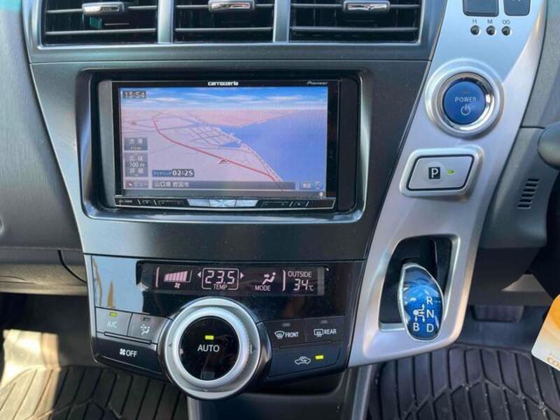 PRIUS ALPHA