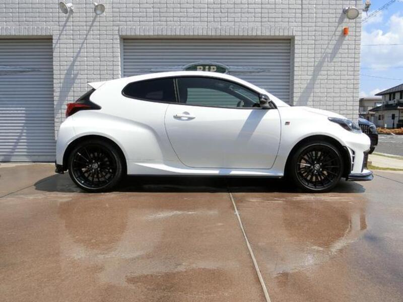 GR YARIS