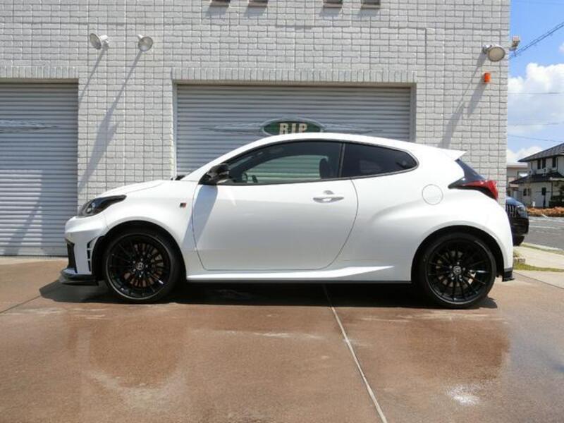 GR YARIS