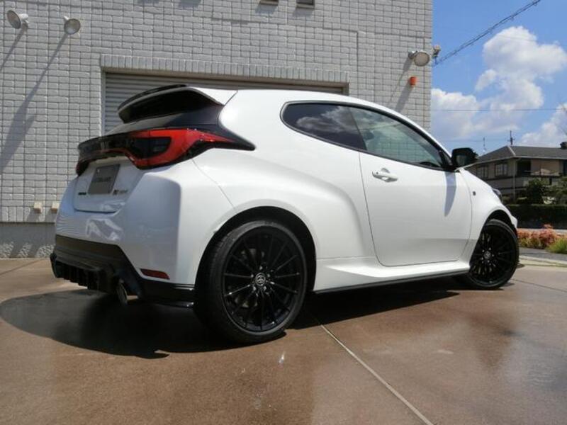 GR YARIS