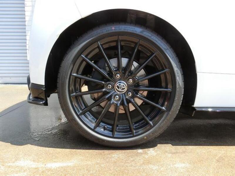 GR YARIS