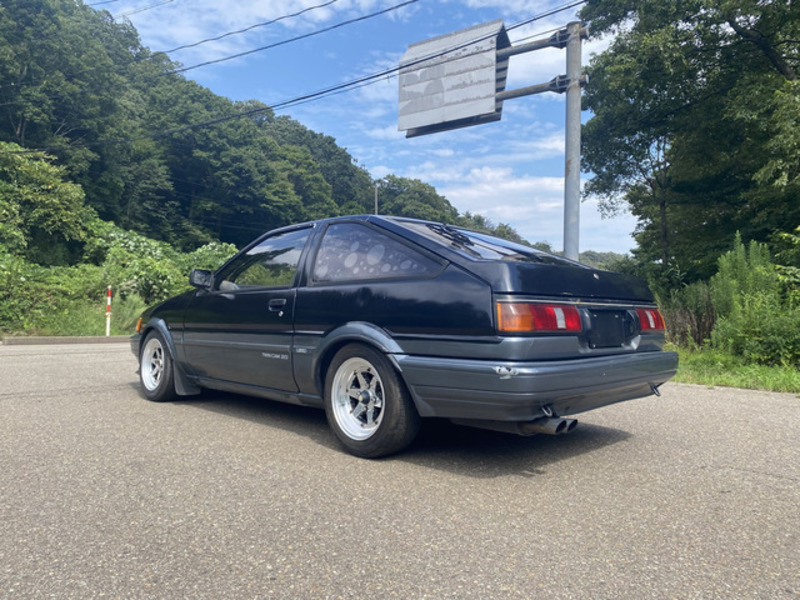 COROLLA LEVIN