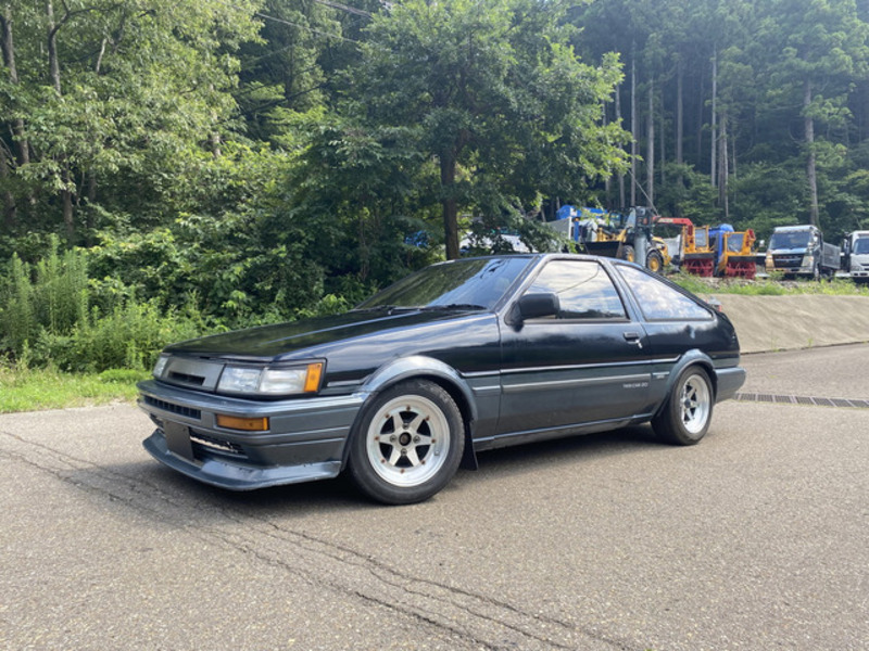 COROLLA LEVIN