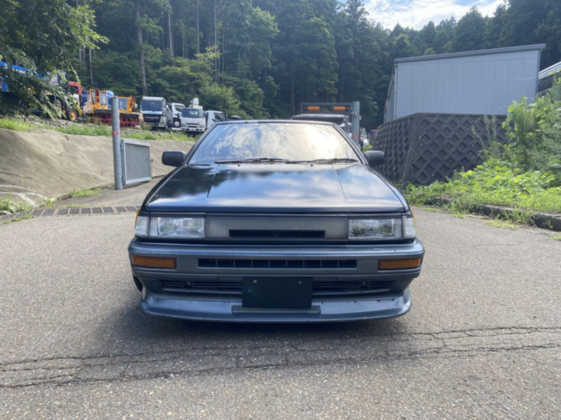COROLLA LEVIN