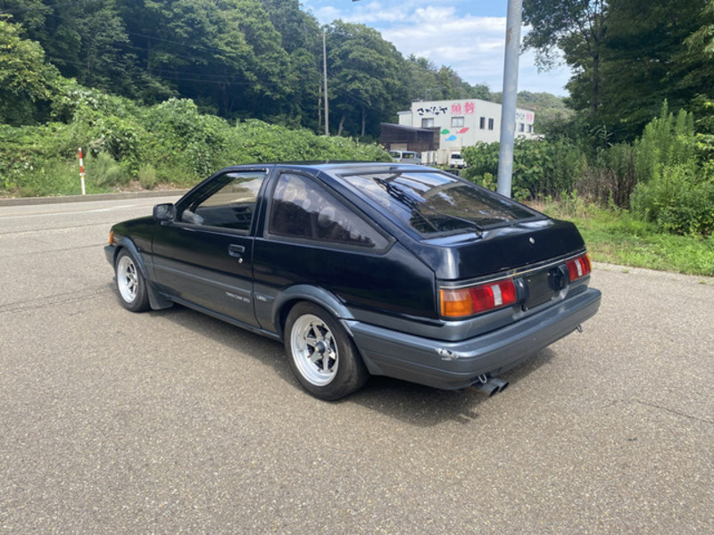 COROLLA LEVIN