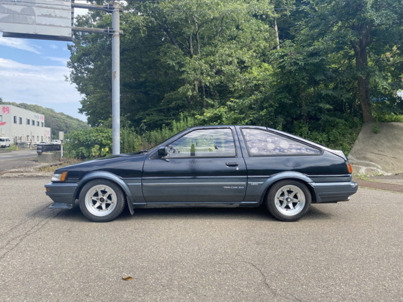 COROLLA LEVIN
