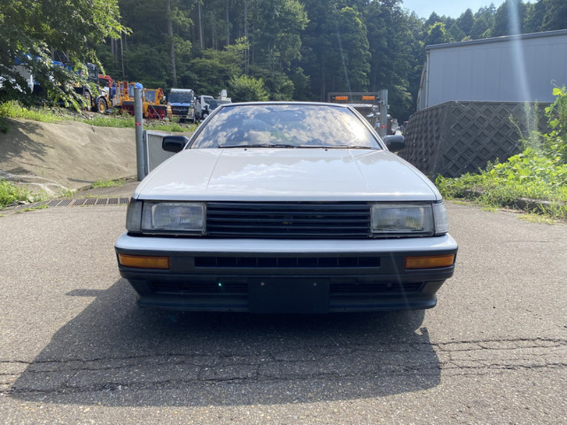 COROLLA LEVIN