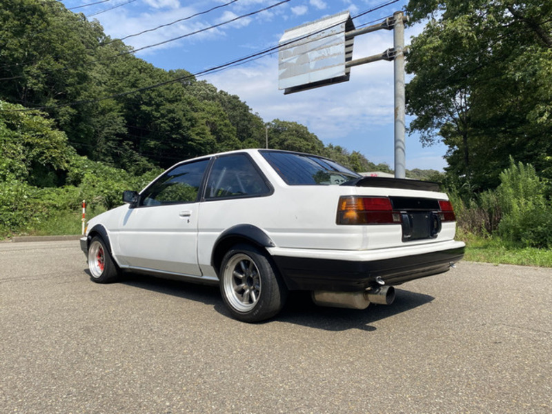 COROLLA LEVIN