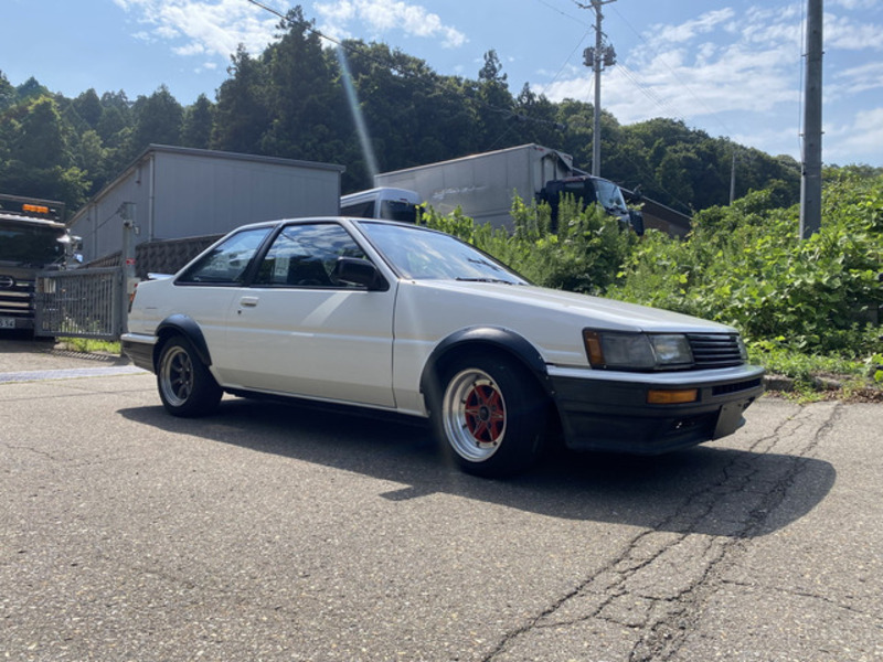 COROLLA LEVIN
