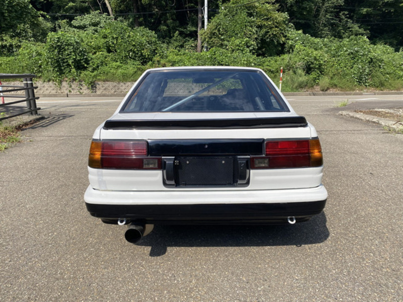 COROLLA LEVIN