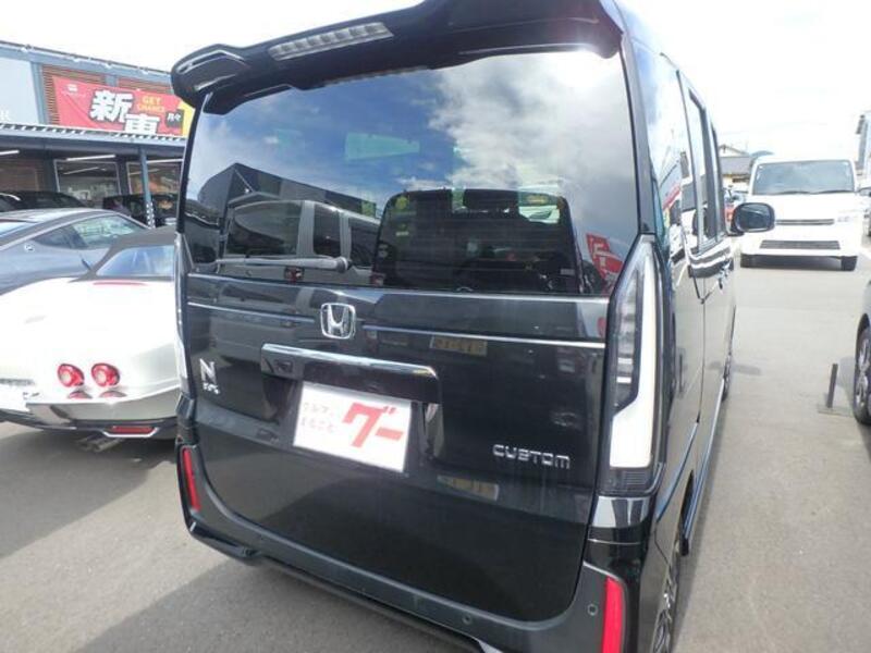 N BOX CUSTOM