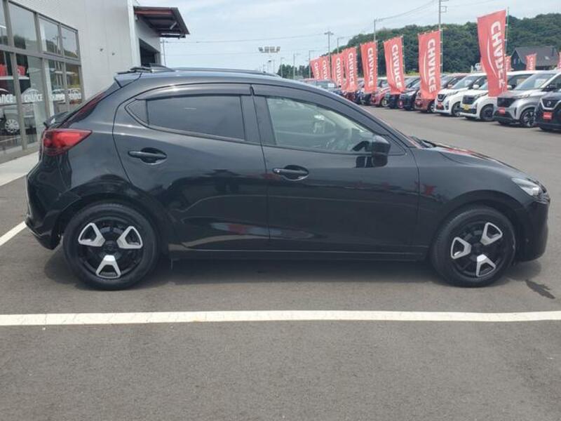 MAZDA2