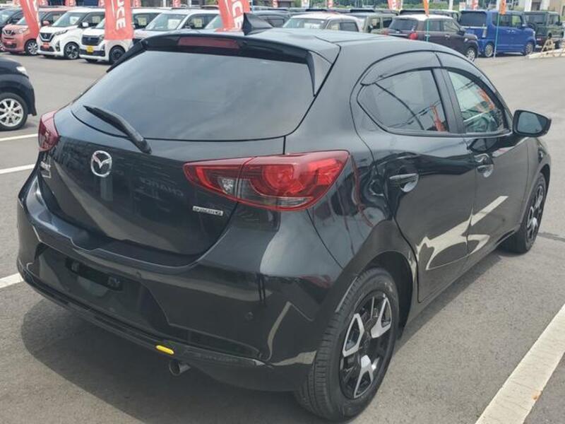 MAZDA2