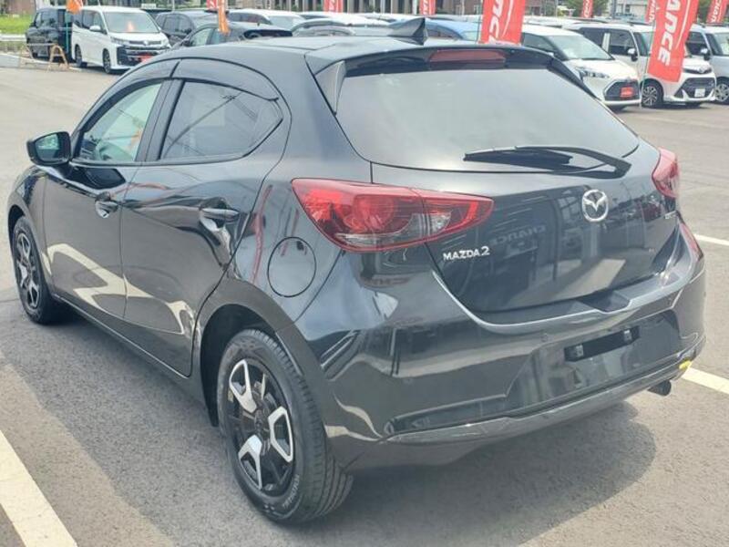 MAZDA2