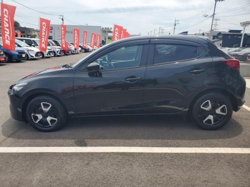 MAZDA2